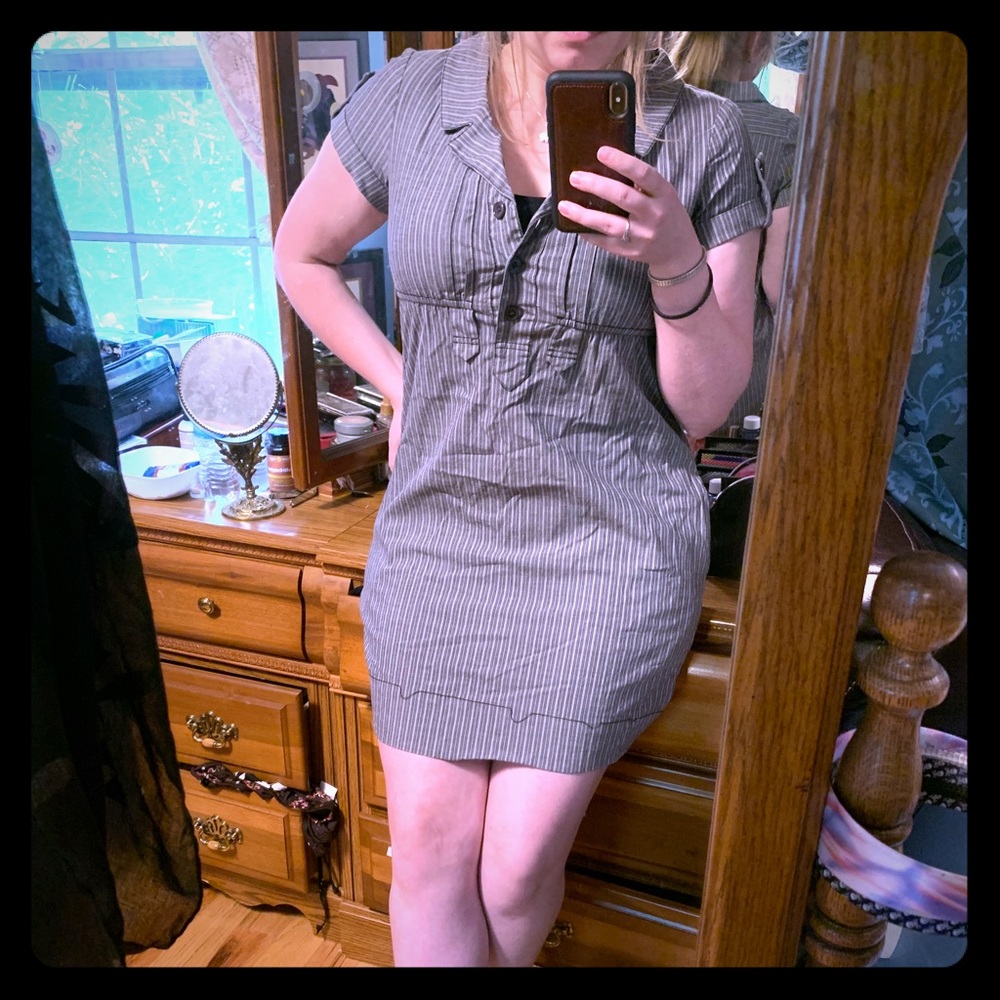 Mac and Cleo lovely form fitting grey dress